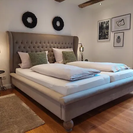 Schneider * レンネシュタット